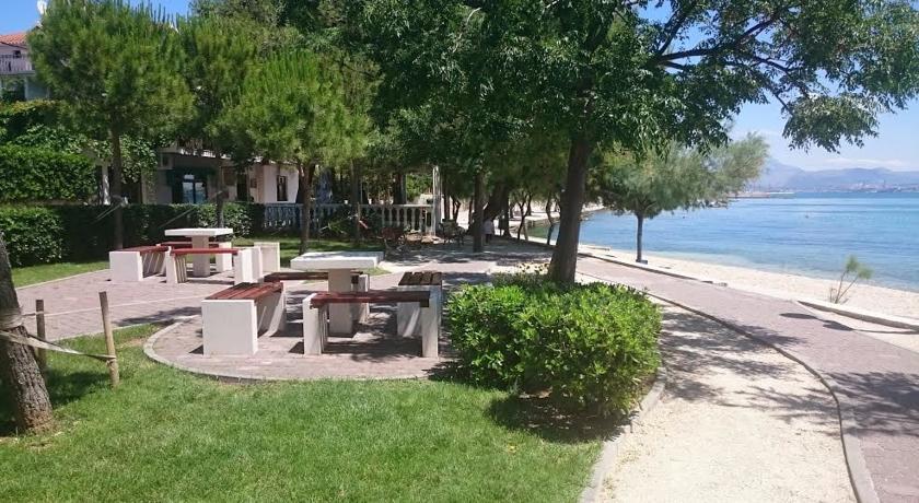 Apartment Radalj Kastela Bilik gambar